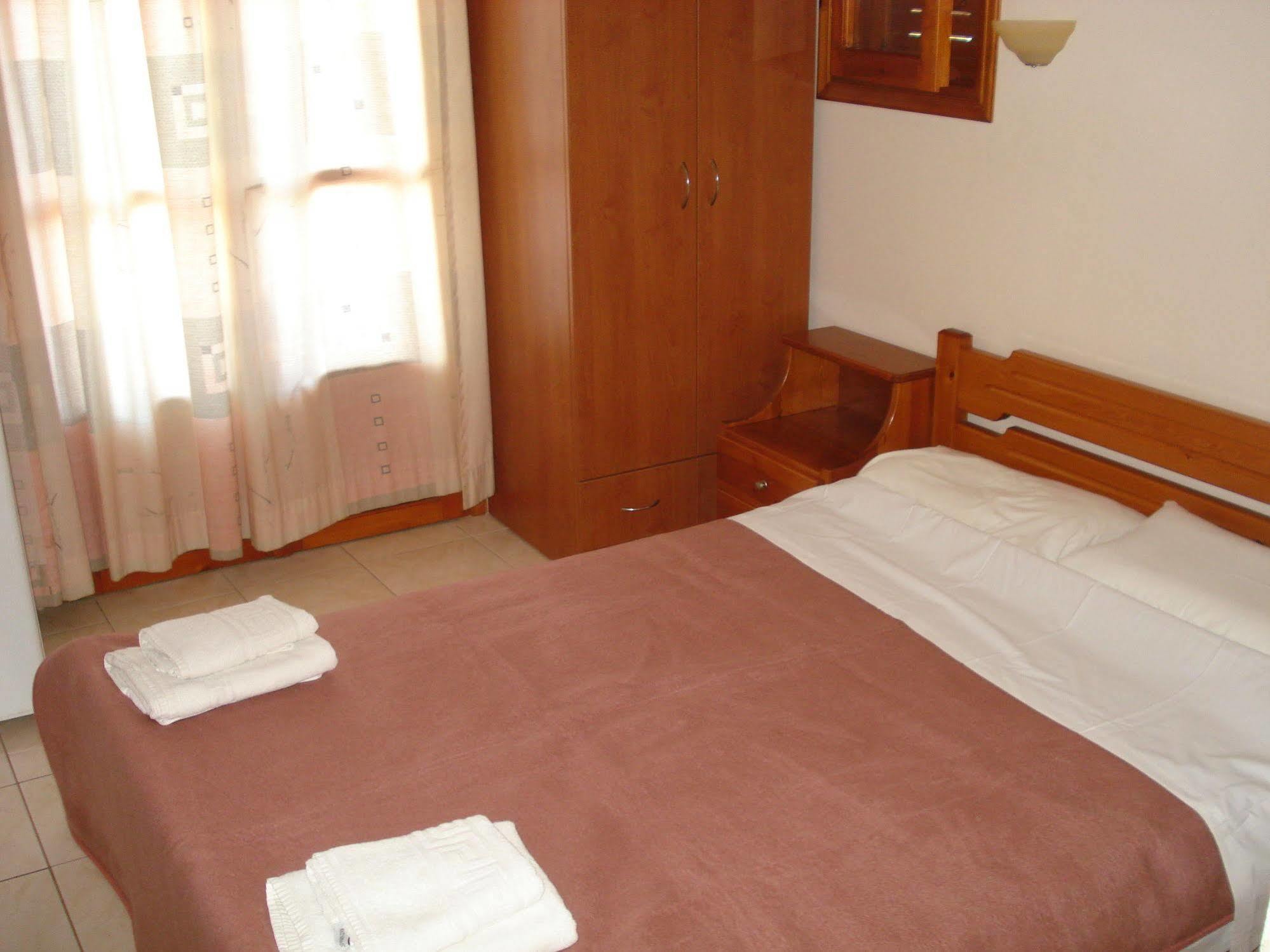Philoxenia Rooms Сития Екстериор снимка