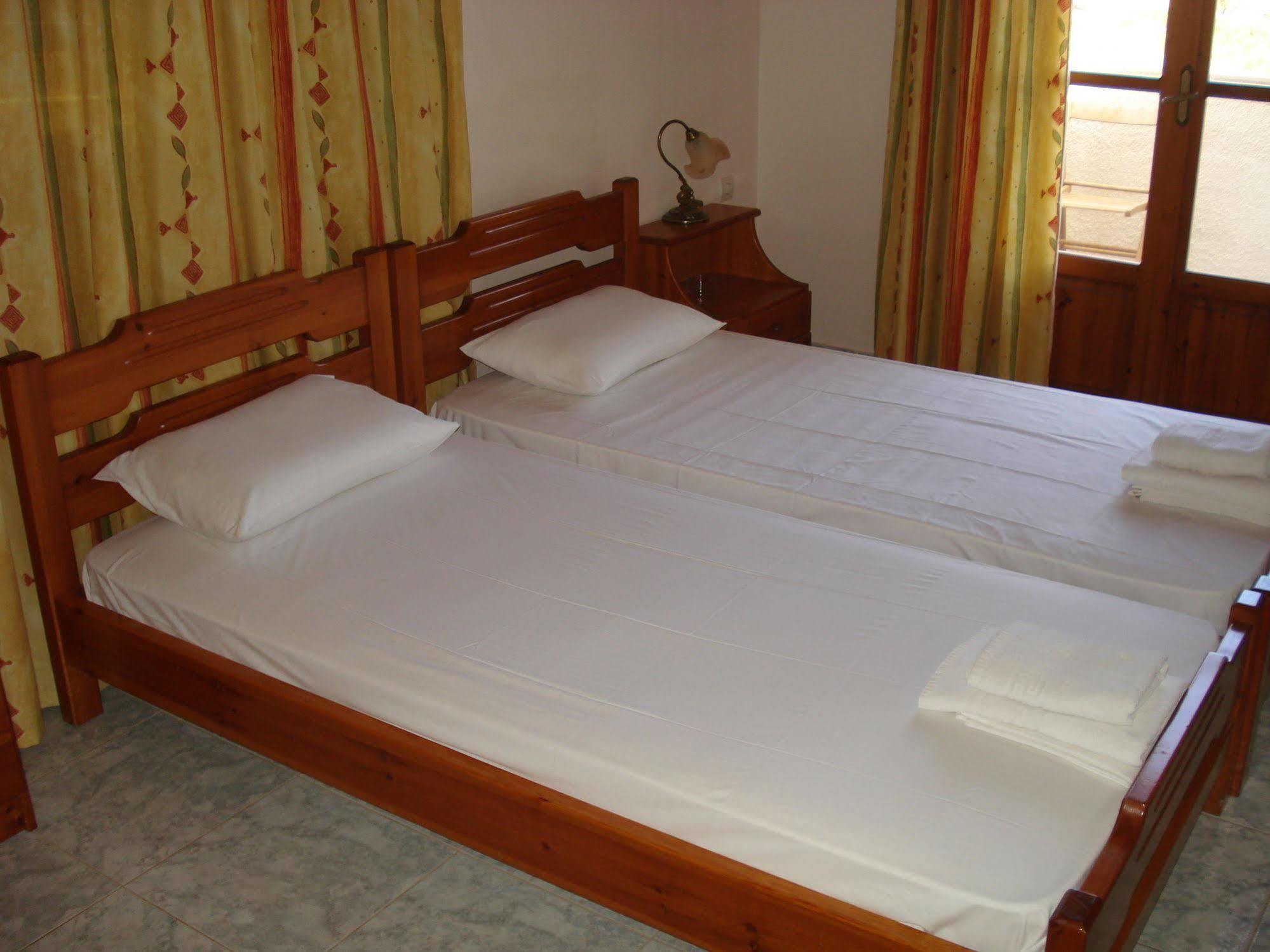 Philoxenia Rooms Сития Екстериор снимка